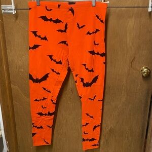 3/$15. City Streets Orange and Black Bat Leggings, size L